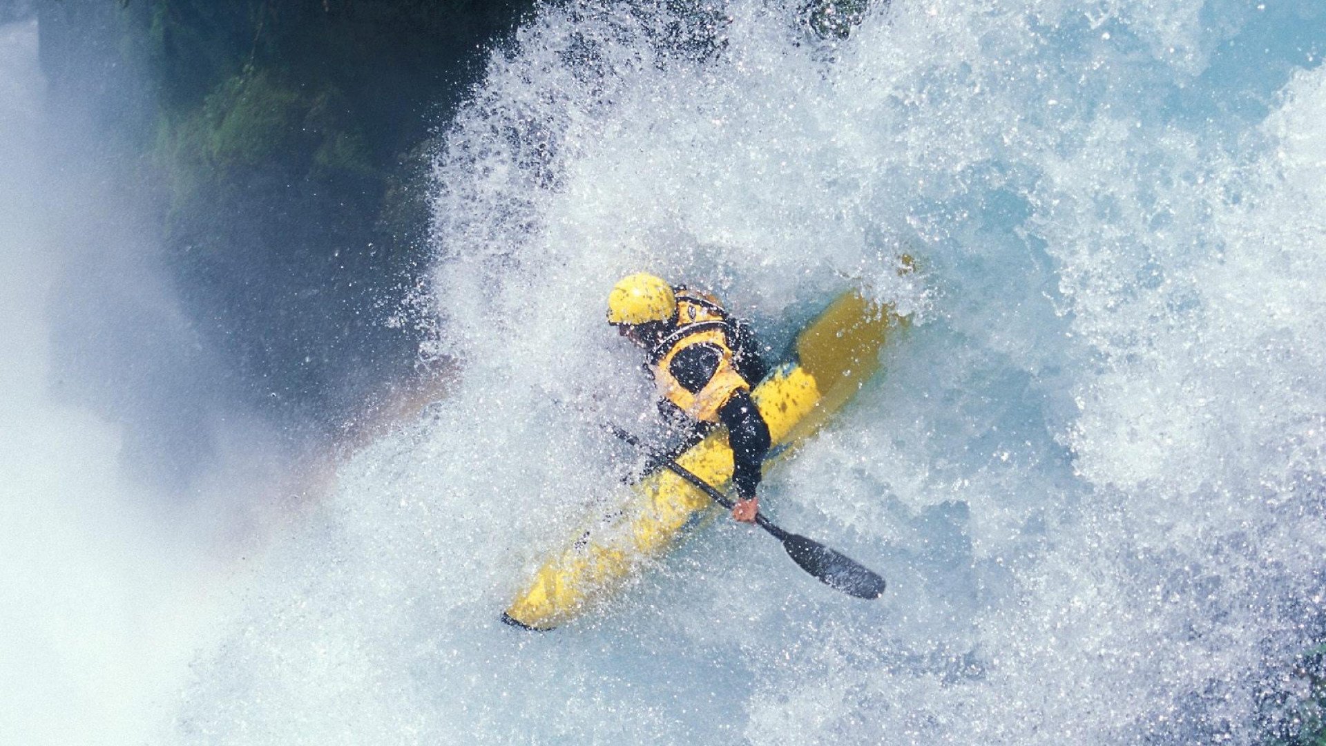 足球战术打法多样化发展，足球比赛战术打法
